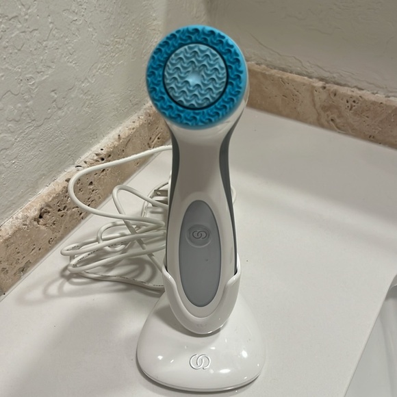 Nu Skin Lumi spa - Picture 3 of 4